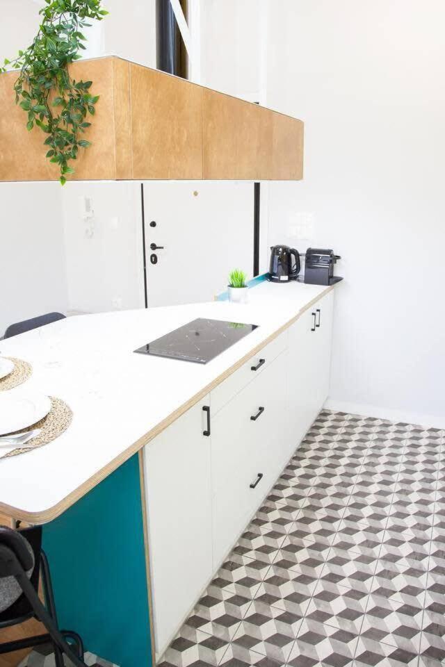 Fully Renovated, Modern Beauty In Central Athens! Exteriör bild