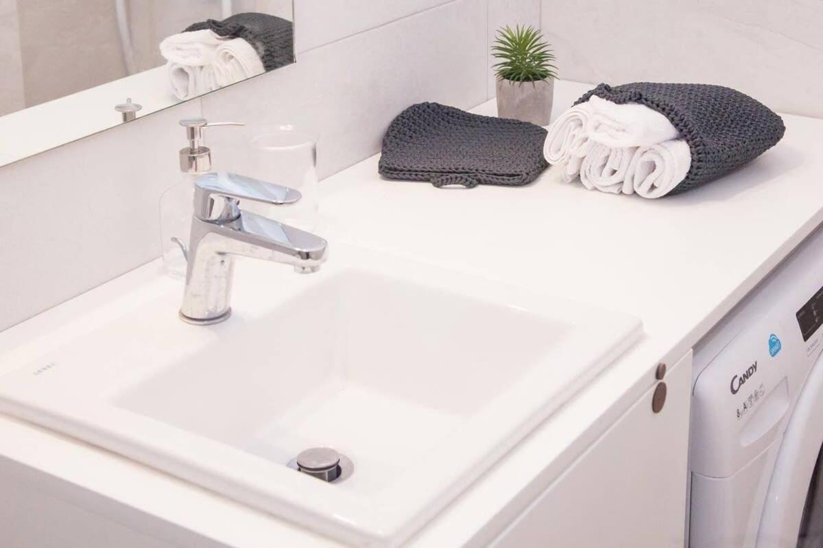 Fully Renovated, Modern Beauty In Central Athens! Exteriör bild